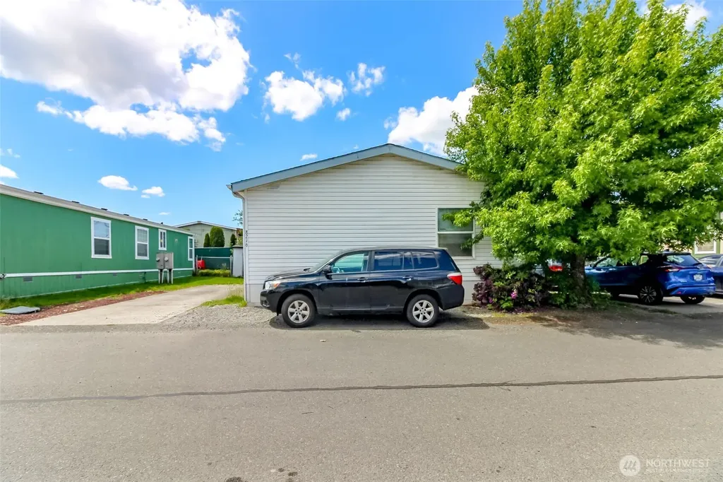 8216 19th Avenue E Tacoma WA 98404