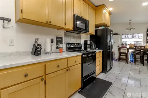 8216 19th Avenue E Tacoma WA 98404