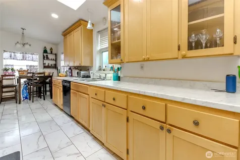 8216 19th Avenue E Tacoma WA 98404