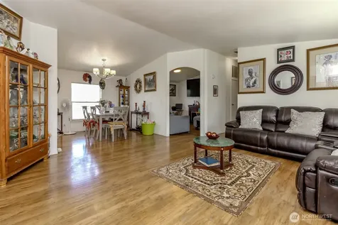 8216 19th Avenue E Tacoma WA 98404