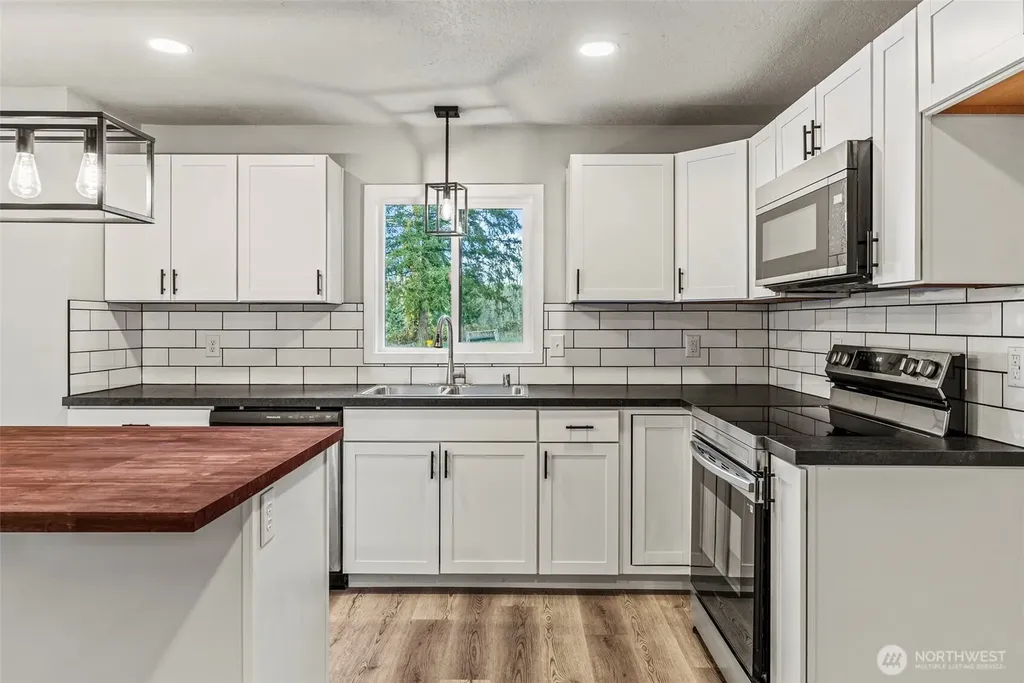 235 Holcomb Spur Road Kelso WA 98626