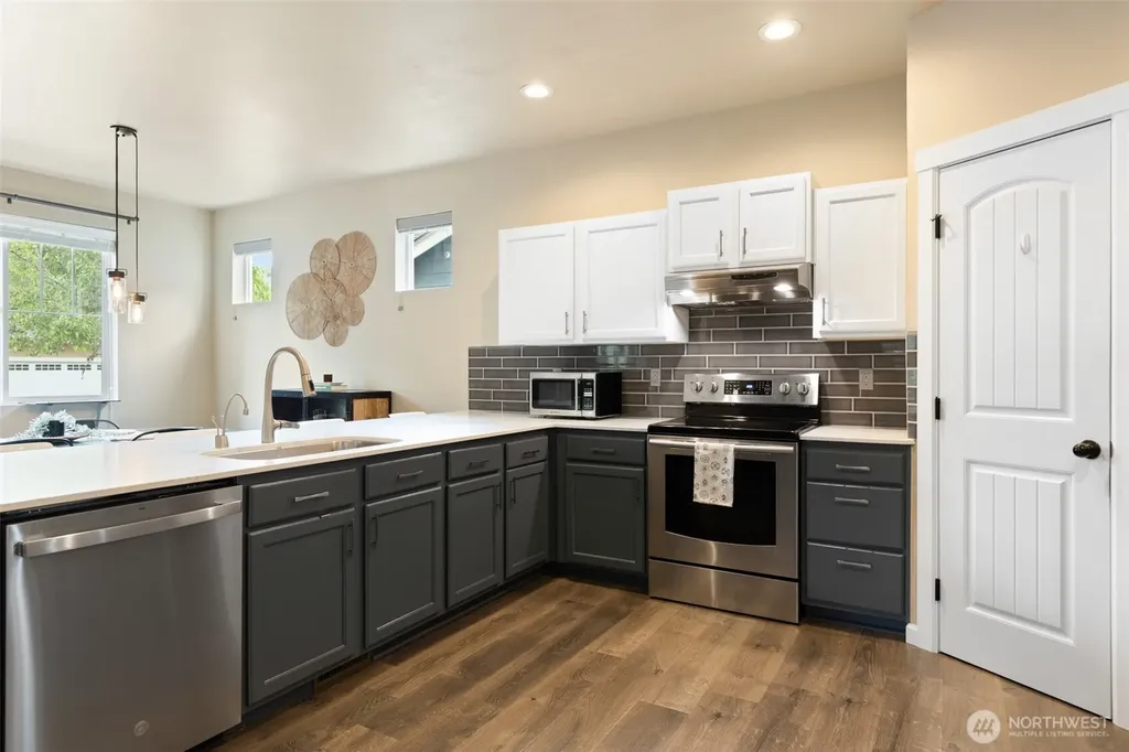 507 Meadowwood Drive SW Olympia WA 98502