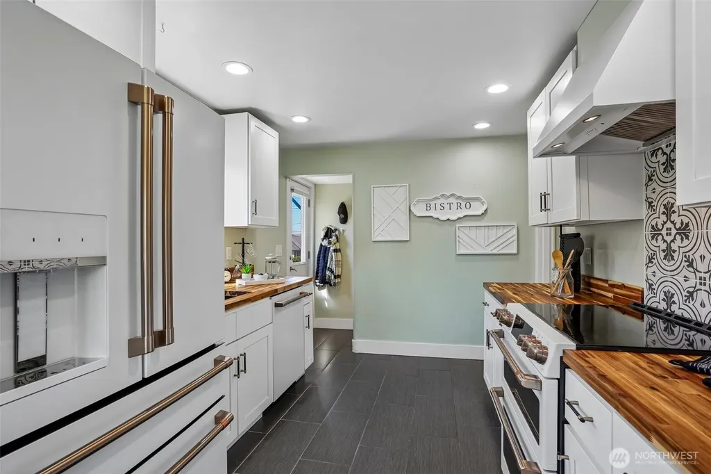 4323 15th Avenue S Seattle WA 98108