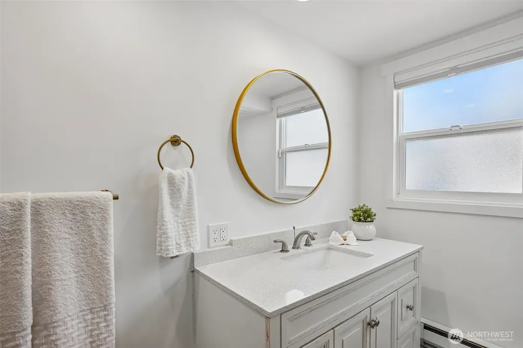 4323 15th Avenue S Seattle WA 98108