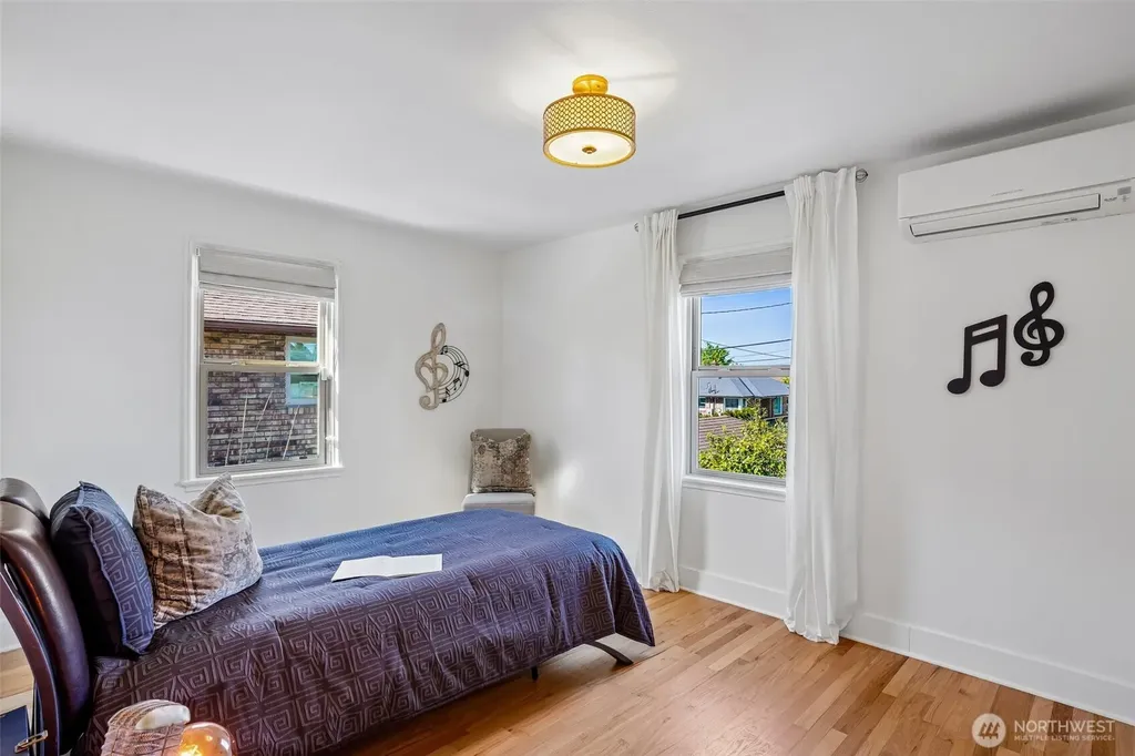4323 15th Avenue S Seattle WA 98108