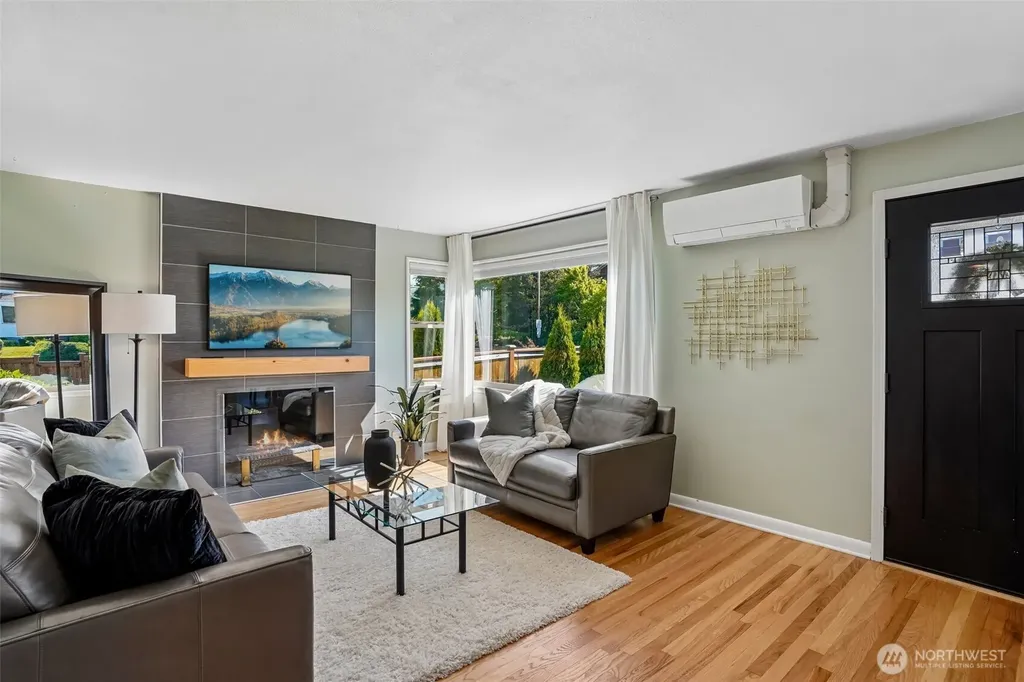 4323 15th Avenue S Seattle WA 98108