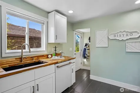 4323 15th Avenue S Seattle WA 98108