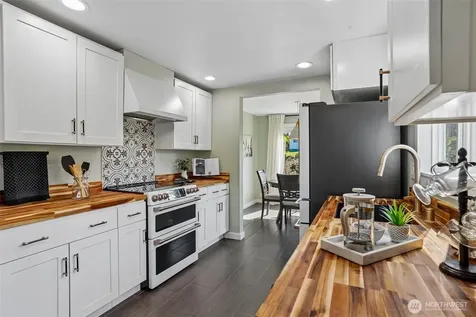 4323 15th Avenue S Seattle WA 98108