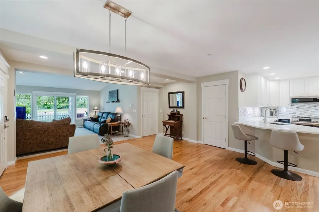 160 E Soderberg Road Allyn WA 98524