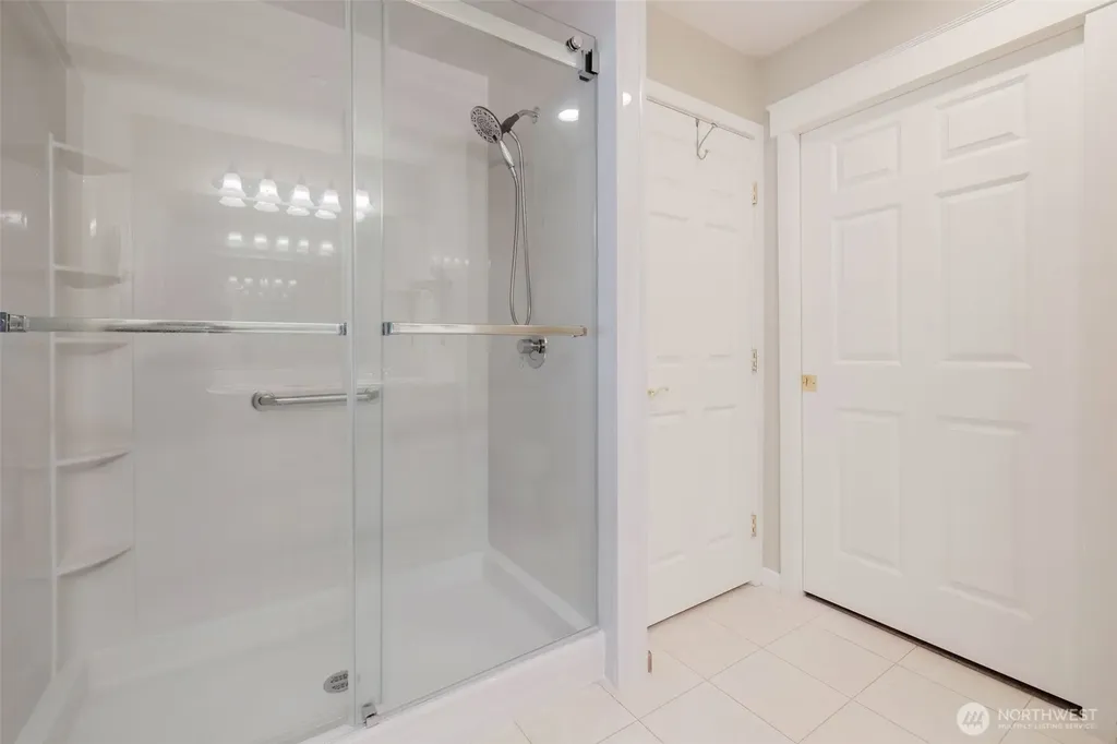 160 E Soderberg Road Allyn WA 98524