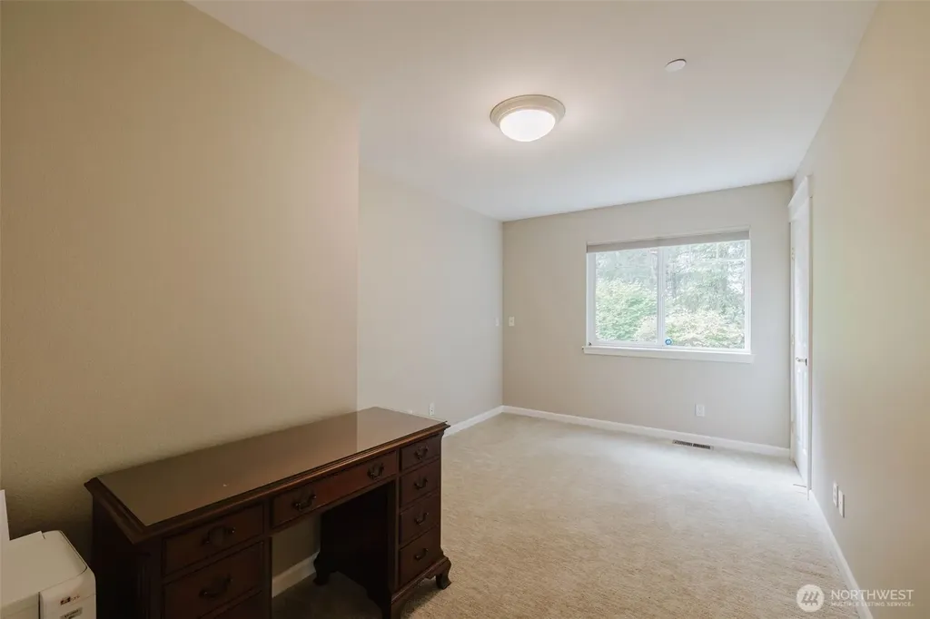 160 E Soderberg Road Allyn WA 98524