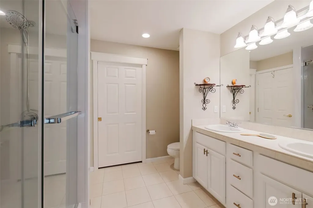 160 E Soderberg Road Allyn WA 98524