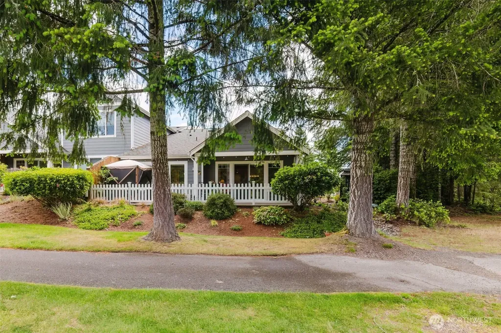 160 E Soderberg Road Allyn WA 98524