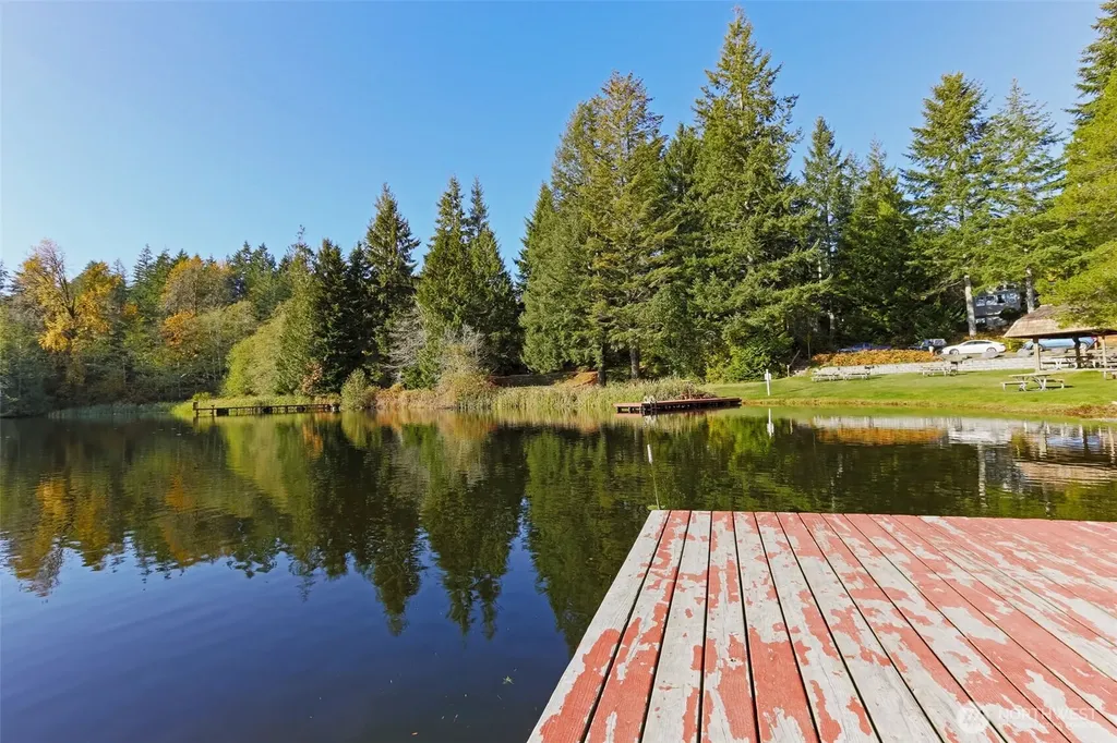 160 E Soderberg Road Allyn WA 98524