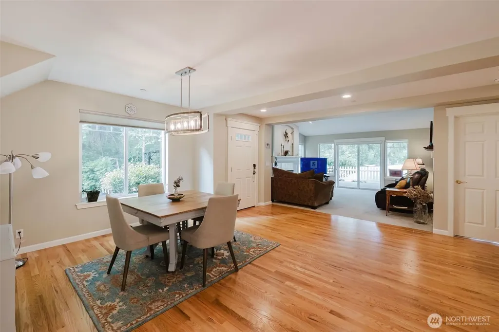 160 E Soderberg Road Allyn WA 98524