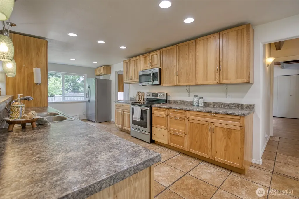 18 Sunset Boulevard Hoquiam WA 98550