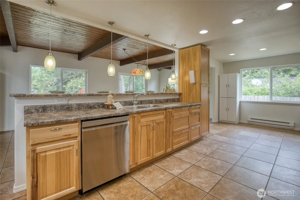 18 Sunset Boulevard Hoquiam WA 98550