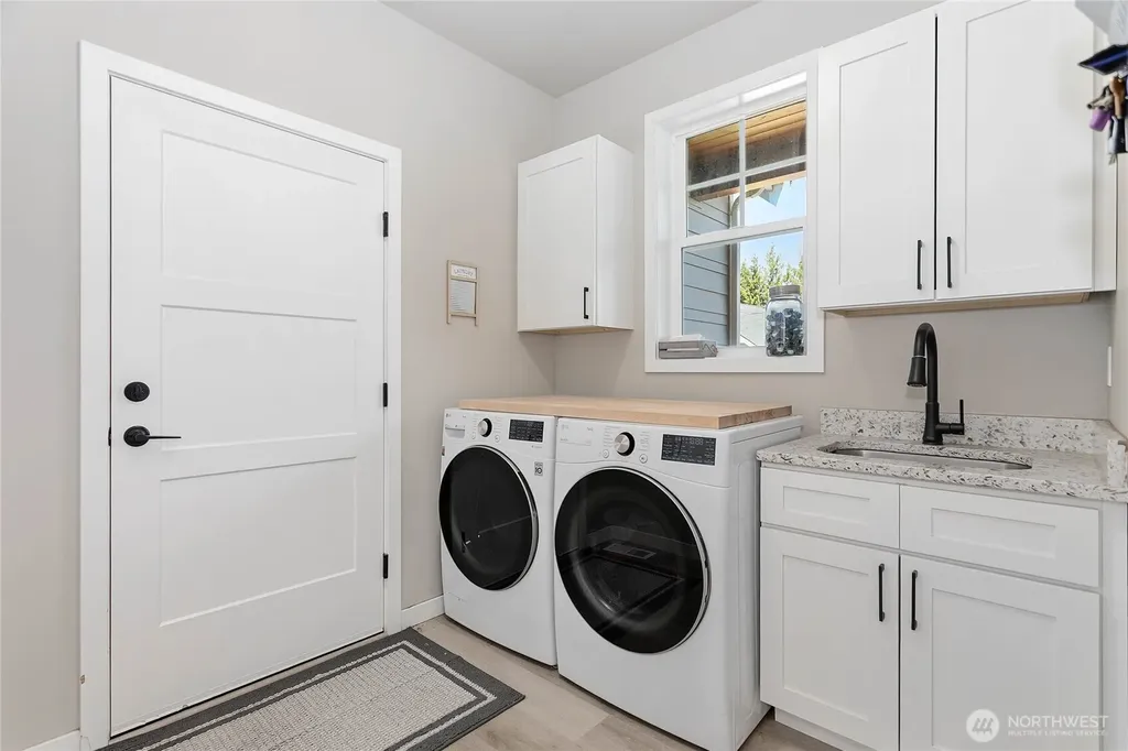 801 Pine Crest Drive Everson WA 98247