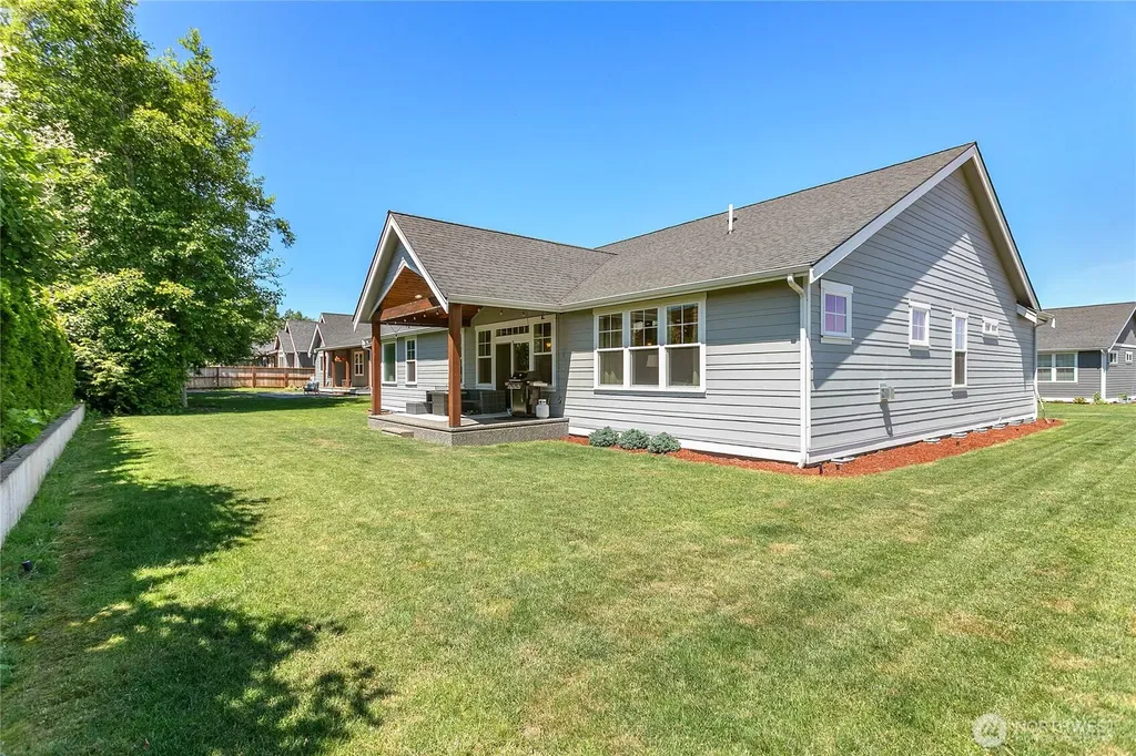 801 Pine Crest Drive Everson WA 98247