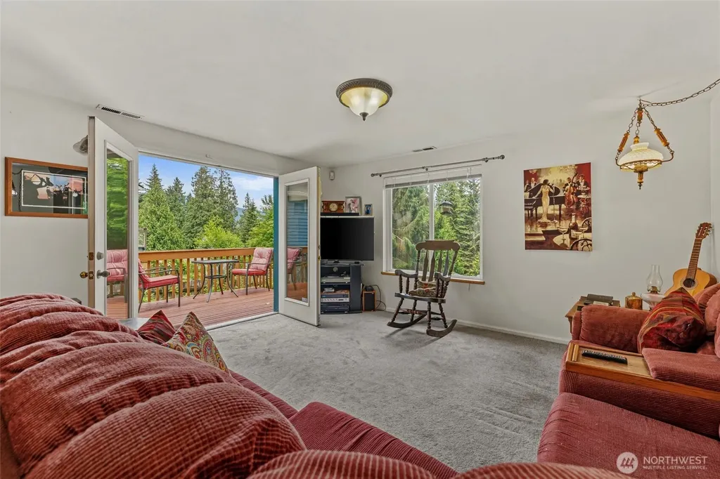 794 West Road Sedro Woolley WA 98284