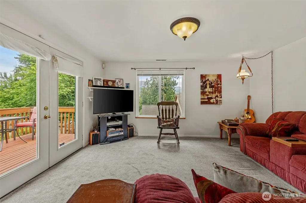 794 West Road Sedro Woolley WA 98284