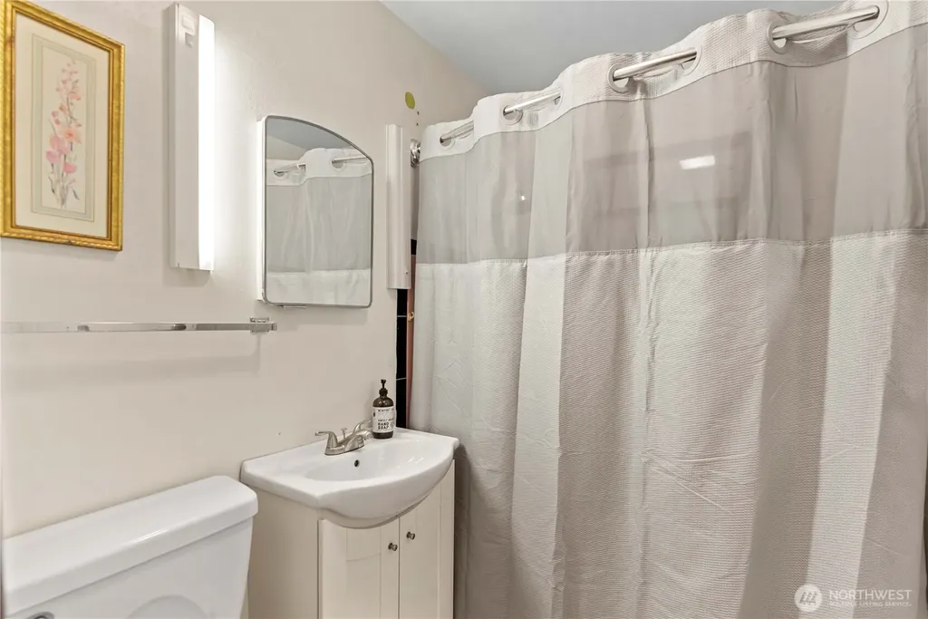 1550 Pear Lane Rock Island WA 98850