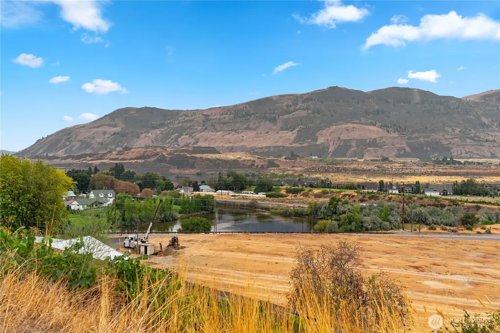 1550 Pear Lane Rock Island WA 98850