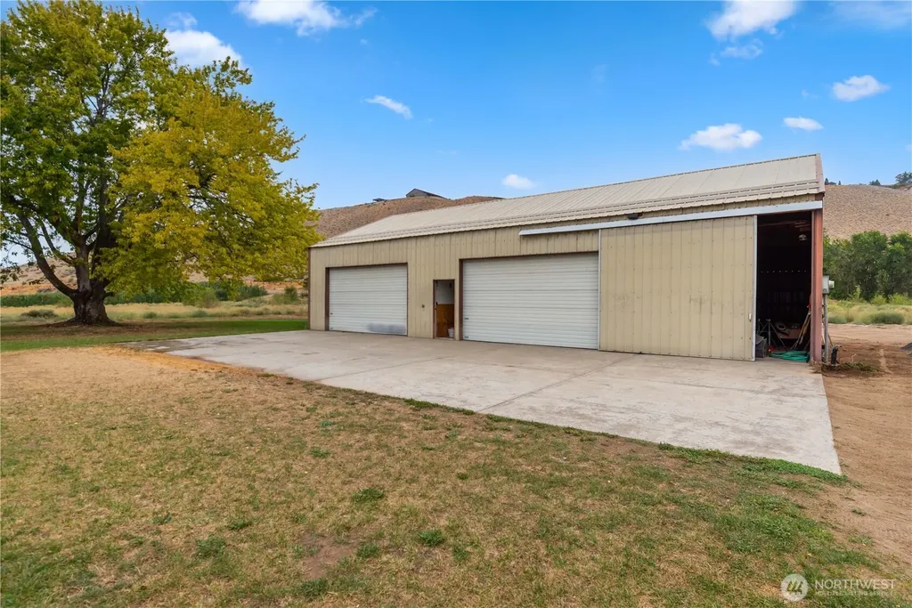 1550 Pear Lane Rock Island WA 98850