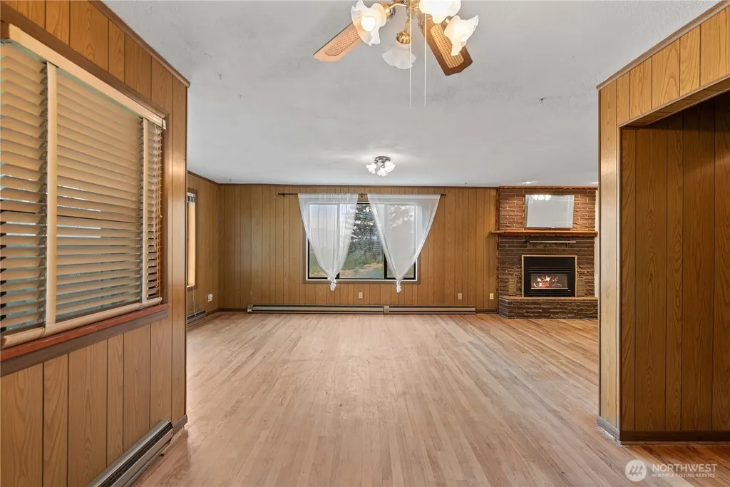 1550 Pear Lane Rock Island WA 98850