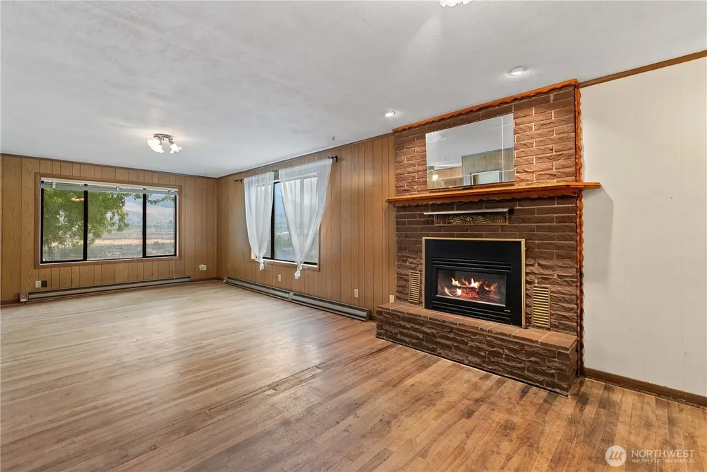 1550 Pear Lane Rock Island WA 98850