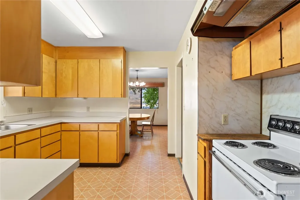 1550 Pear Lane Rock Island WA 98850