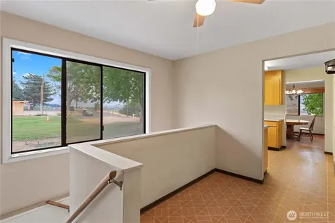 1550 Pear Lane Rock Island WA 98850
