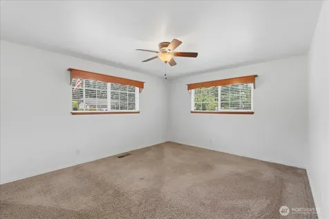 7002 106th Street E Puyallup WA 98373