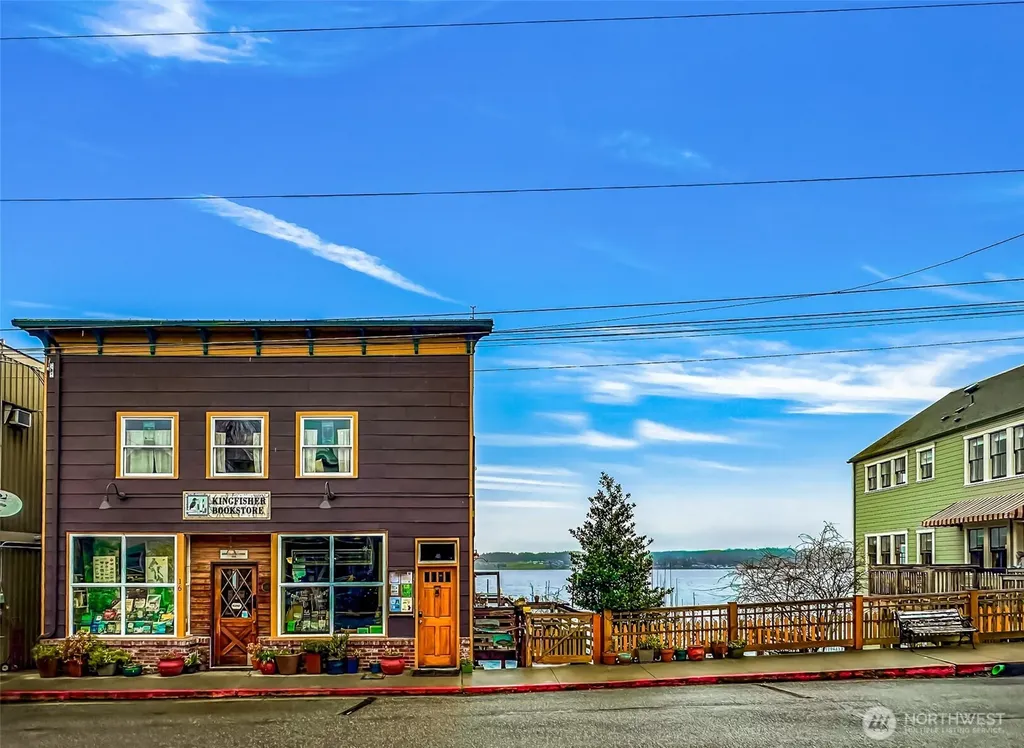 200 NW 1st Street Coupeville WA 98239