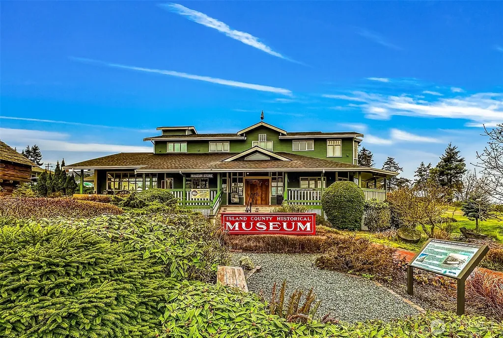 200 NW 1st Street Coupeville WA 98239