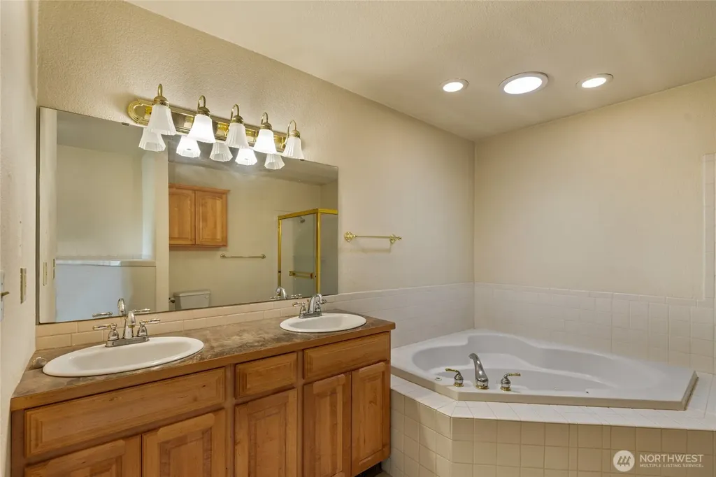 42410 264th Avenue SE Enumclaw WA 98022