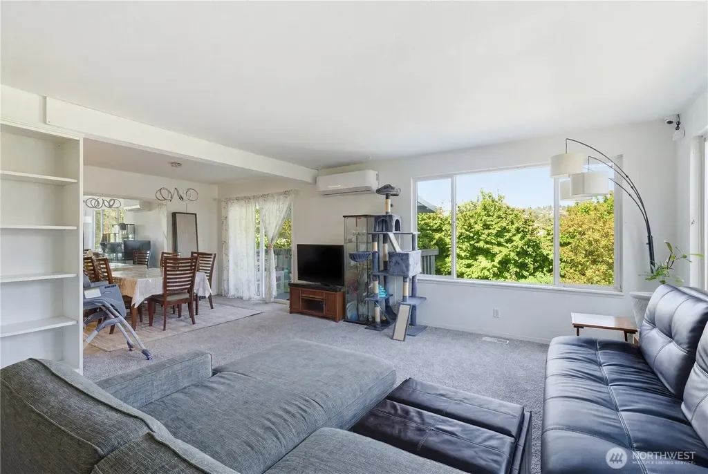3824 23rd Avenue SW Seattle WA 98106