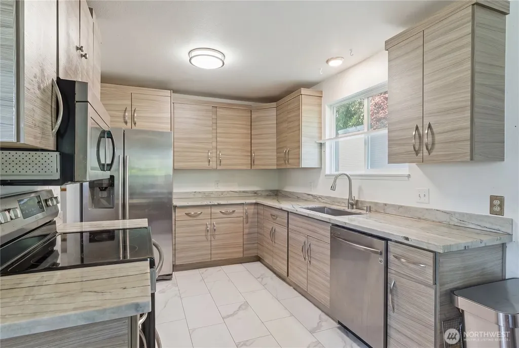 3824 23rd Avenue SW Seattle WA 98106