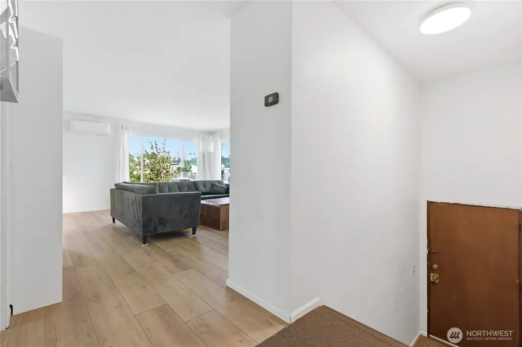 3824 23rd Avenue SW Seattle WA 98106