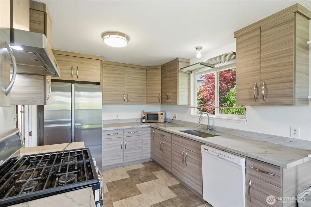 3824 23rd Avenue SW Seattle WA 98106
