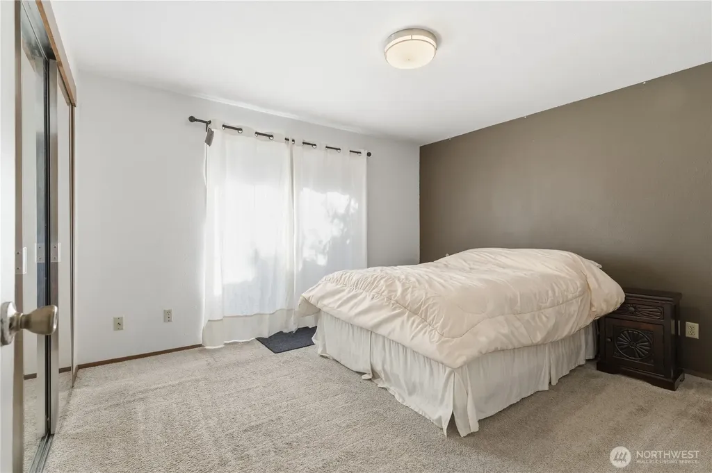 3824 23rd Avenue SW Seattle WA 98106