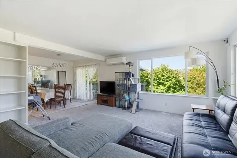 3824 23rd Avenue SW Seattle WA 98106