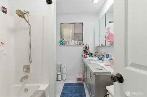 3824 23rd Avenue SW Seattle WA 98106