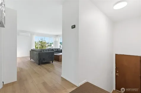 3824 23rd Avenue SW Seattle WA 98106