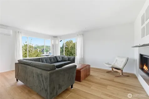 3824 23rd Avenue SW Seattle WA 98106