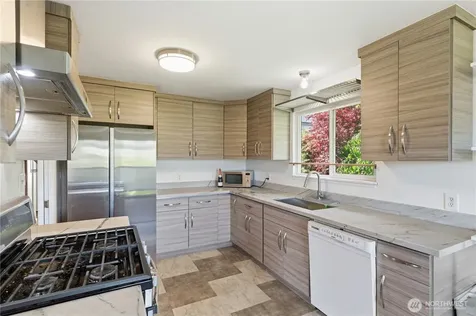 3824 23rd Avenue SW Seattle WA 98106