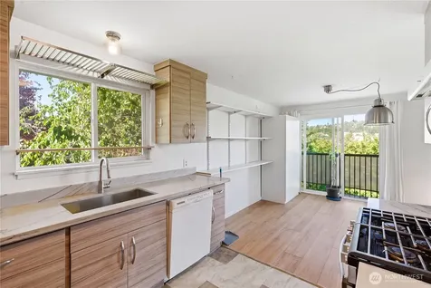 3824 23rd Avenue SW Seattle WA 98106
