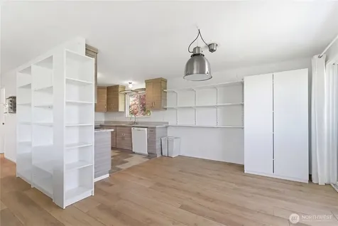 3824 23rd Avenue SW Seattle WA 98106