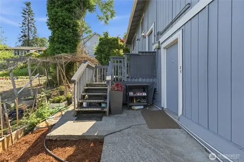 3824 23rd Avenue SW Seattle WA 98106