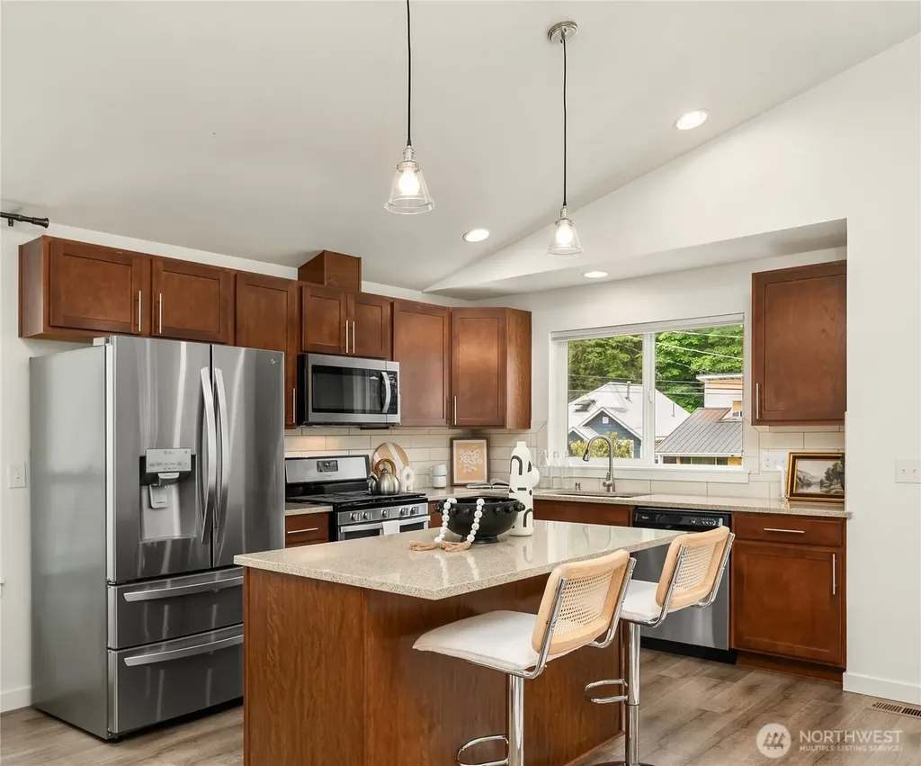 8826 41st Street S Seattle WA 98118